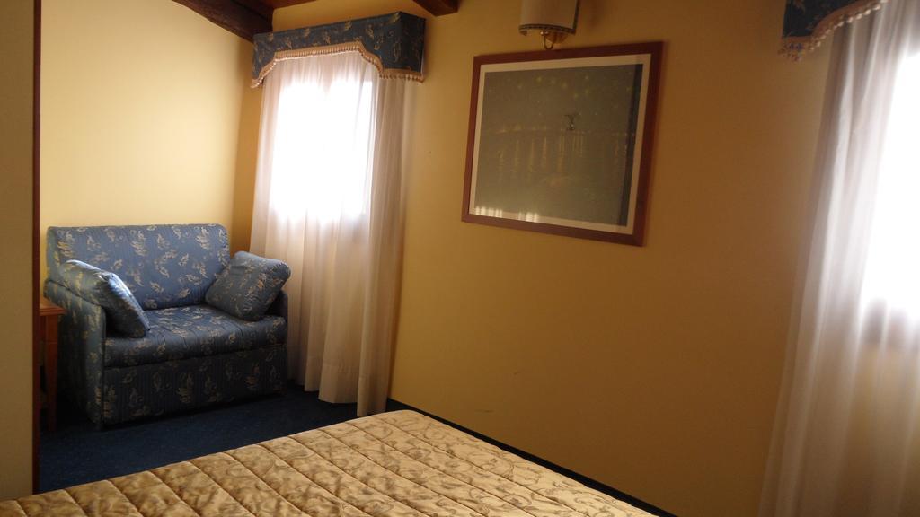 Alloggi Marinella Inn 3*