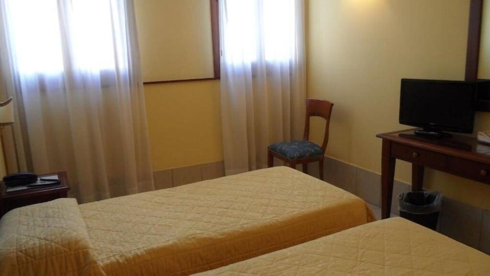 Alloggi Marinella Inn