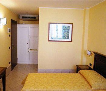 Inn Alloggi Marinella 3*