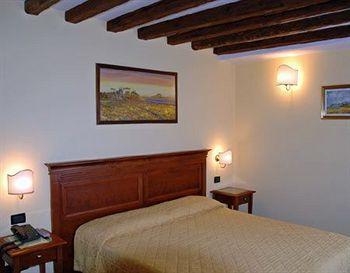 Alloggi Marinella Locanda